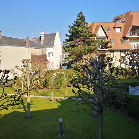 Charmant 2 pièces à 5 mn à pied de la mer Cabourg Exterior foto