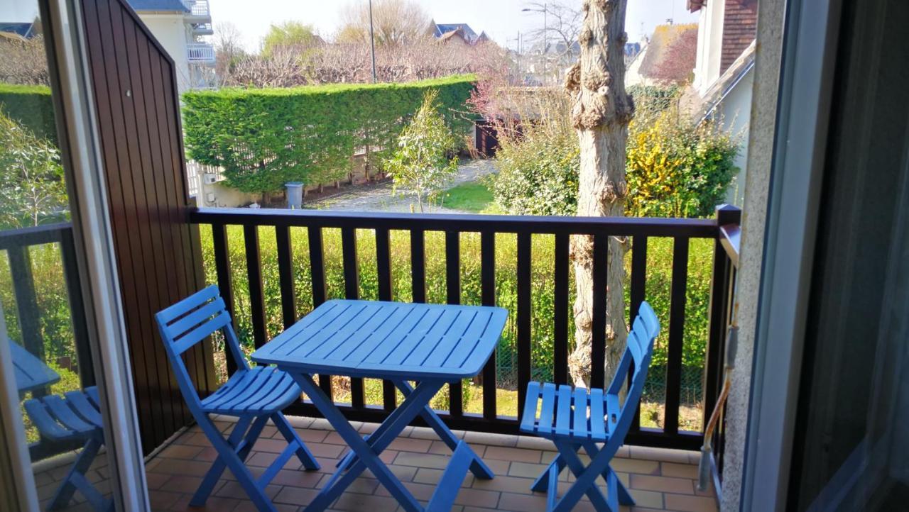 Charmant 2 pièces à 5 mn à pied de la mer Cabourg Exterior foto