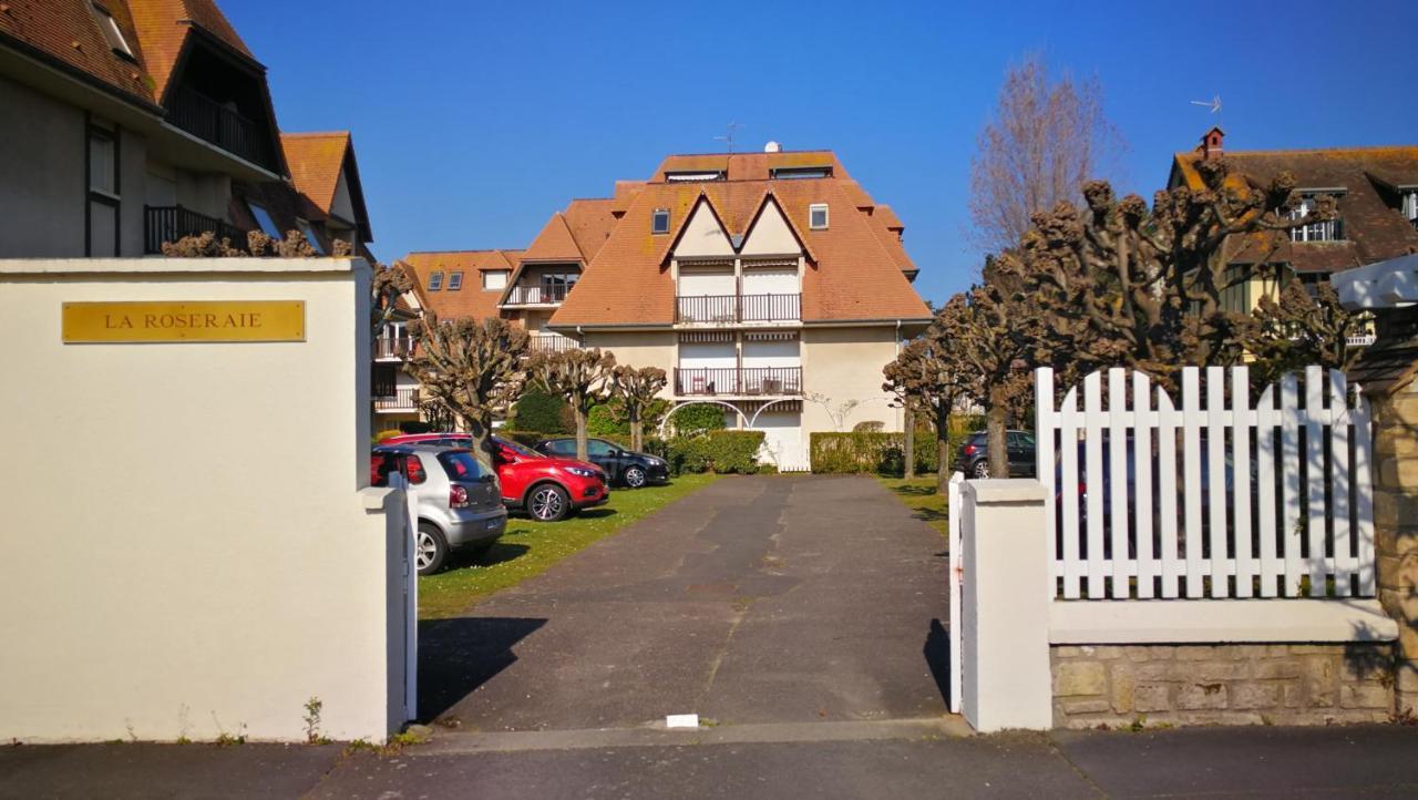 Charmant 2 pièces à 5 mn à pied de la mer Cabourg Exterior foto