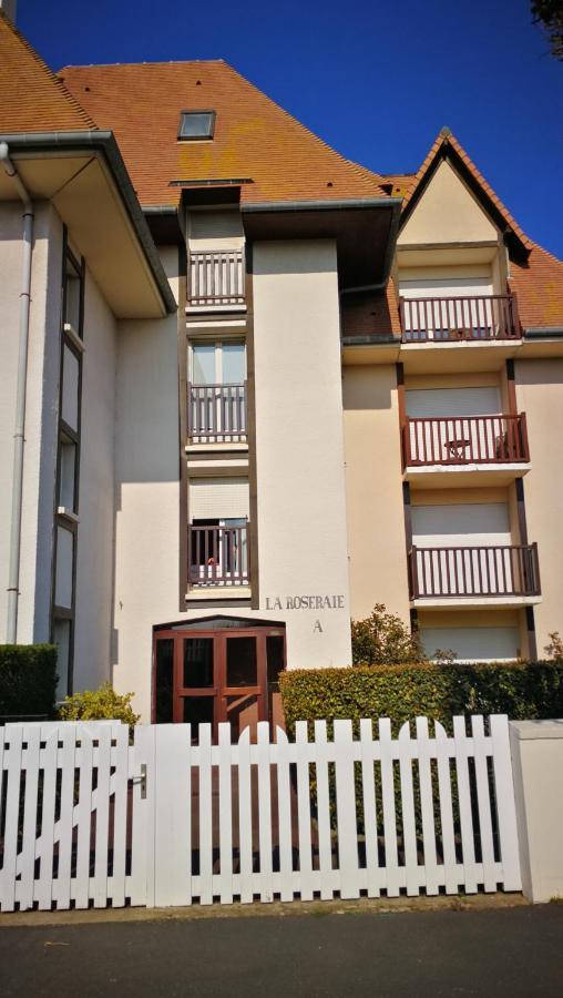 Charmant 2 pièces à 5 mn à pied de la mer Cabourg Exterior foto