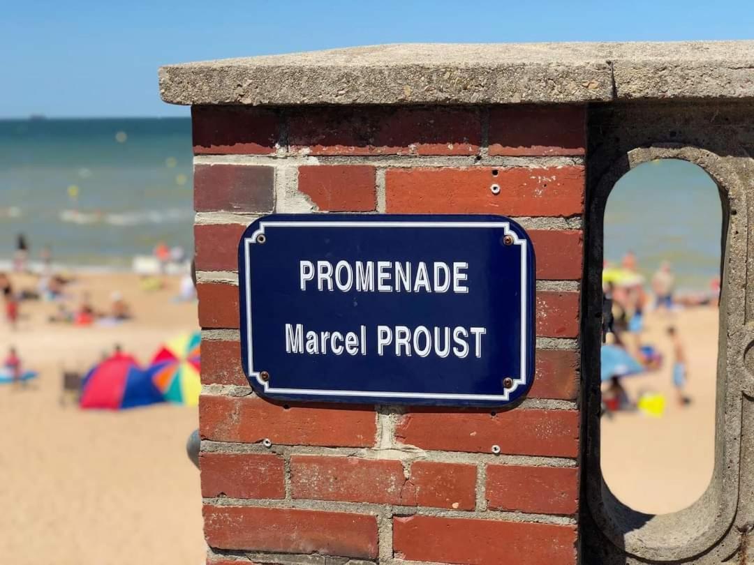 Charmant 2 pièces à 5 mn à pied de la mer Cabourg Exterior foto